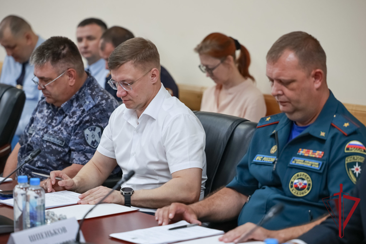 Во Владивостоке руководитель территориального Управления Росгвардии принял участие в заседании антитеррористической комиссии 