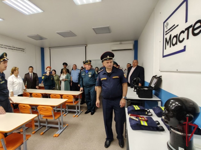 В Приморье представители Росгвардии приняли участие в открытии учебных мастерских в сфере обеспечения безопасности