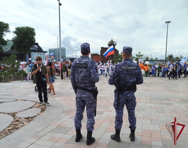 Сотрудники вневедомственной охраны Приморского края обеспечили безопасность во время проведения праздничных мероприятий в регионе