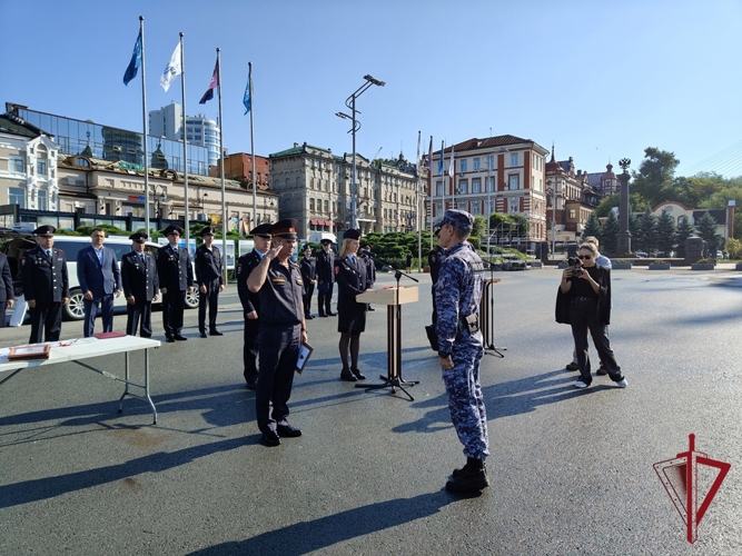 Во Владивостоке сотрудники Росгвардии приняли участие в общегородском инструктаже нарядов