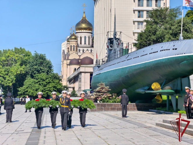 Начальник Управления Росгвардии по Приморскому краю возложил цветы в честь 80-летия окончания Второй мировой войны