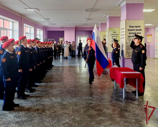 Церемония вручения удостоверений кадетам класса Росгвардии состоялась в Артеме  