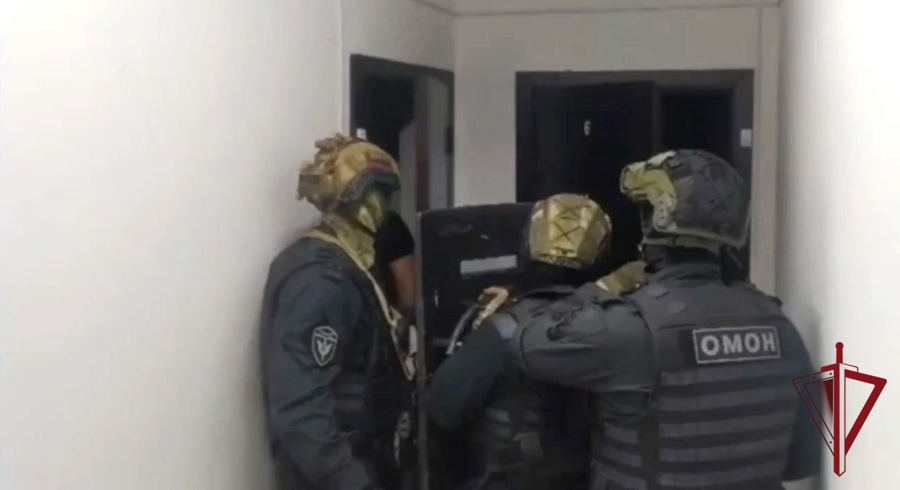 В Приморском крае при содействии спецназа Росгвардии задержаны подозреваемые в вымогательстве