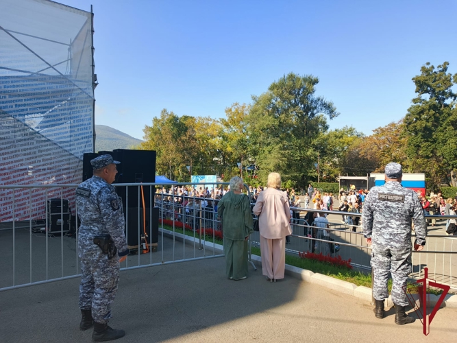 В Приморском крае сотрудники Росгвардии обеспечили безопасность во время проведения праздничных мероприятий