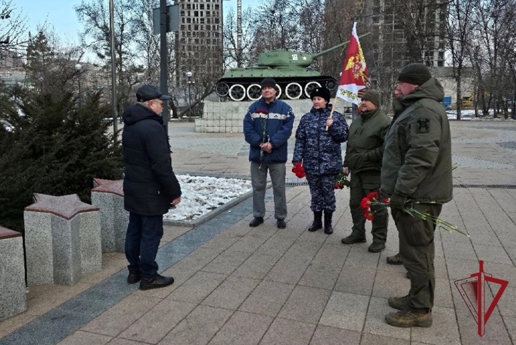 В День Героев Отечества росгвардейцы отдали дань памяти Героям России Владимиру Марченко и Ивану Маслову