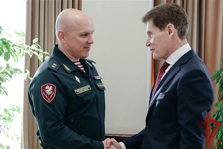 Во Владивостоке состоялась встреча Губернатора Приморского края с командующим Восточным округом Росгвардии