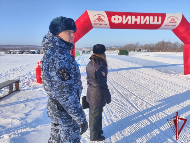 В Приморье росгвардейцы обеспечили охрану общественного порядка во время проведения лыжной гонки «Лыжня России 2026»
