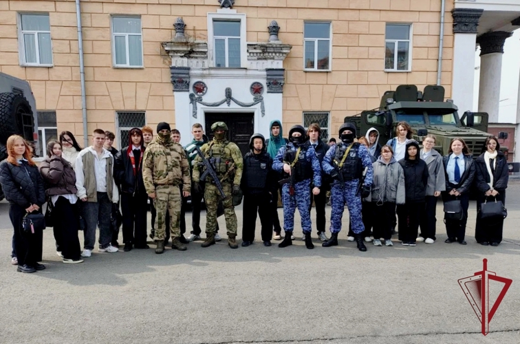 В Приморье состоялась открытая выставка, посвящённая 10-летию создания Росгвардии
