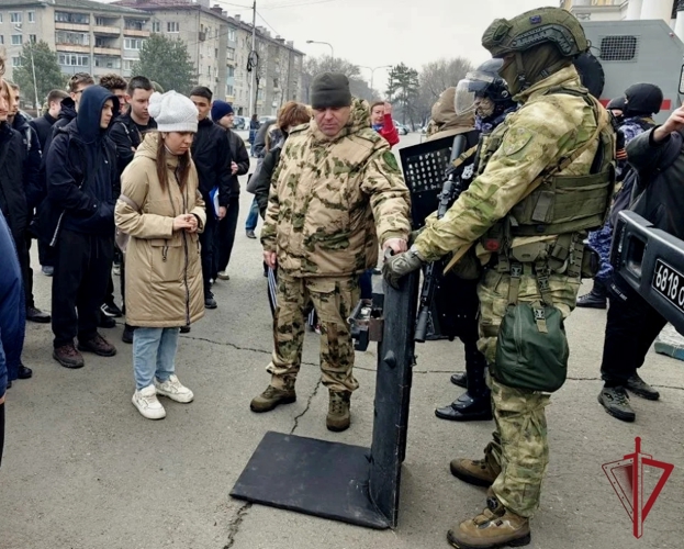 В Приморье состоялась открытая выставка, посвящённая 10-летию создания Росгвардии