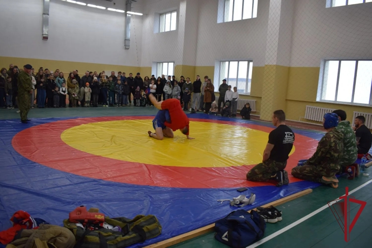 СОБР «Леопард» распахнул свои двери для школьников Владивостока  