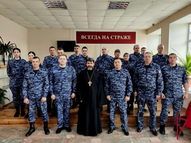 В Приморье сотрудники вневедомственной охраны встретились с представителем Русской православной церкви
