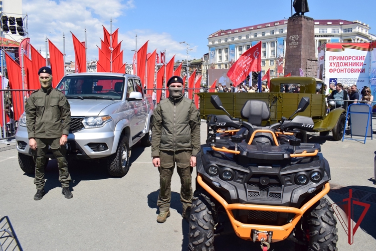 Во Владивостоке росгвардейцы представили свою площадку на городском фестивале