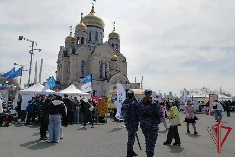 В Приморье росгвардейцы обеспечили безопасность граждан во время празднования Дня Весны и Труда