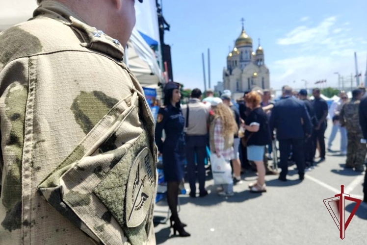 Во Владивостоке росгвардейцы представили свою площадку на городском фестивале