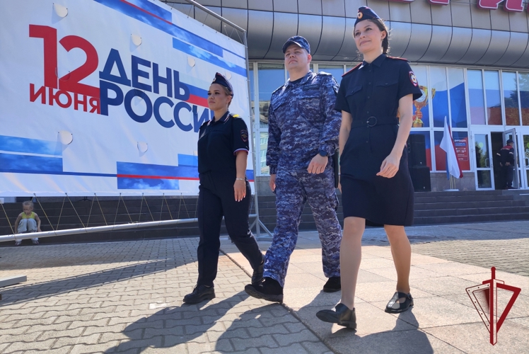 Сотрудники вневедомственной охраны Приморского края обеспечили безопасность во время празднования Дня России