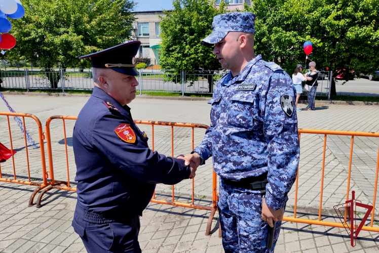 Сотрудники вневедомственной охраны Приморского края обеспечили безопасность во время празднования Дня России