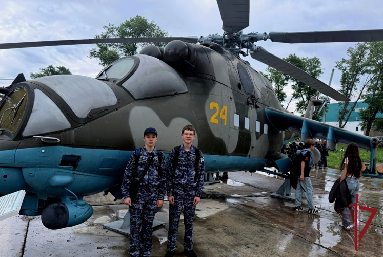 Кадеты из Владивостока побывали в 319‑м вертолётном полку имени В. И. Ленина