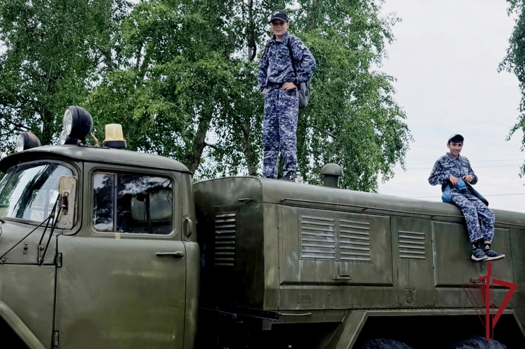 Кадеты из Владивостока побывали в 319‑м вертолётном полку имени В. И. Ленина