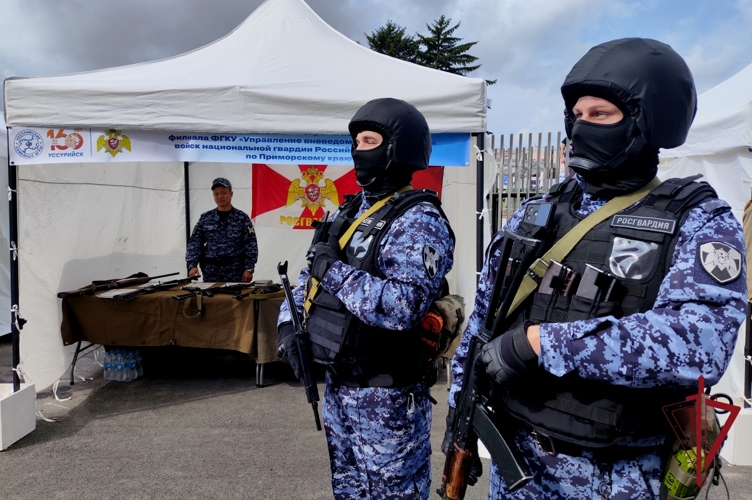 Сотрудники Росгвардии обеспечили общественный порядок во время празднования 160-летия Уссурийска