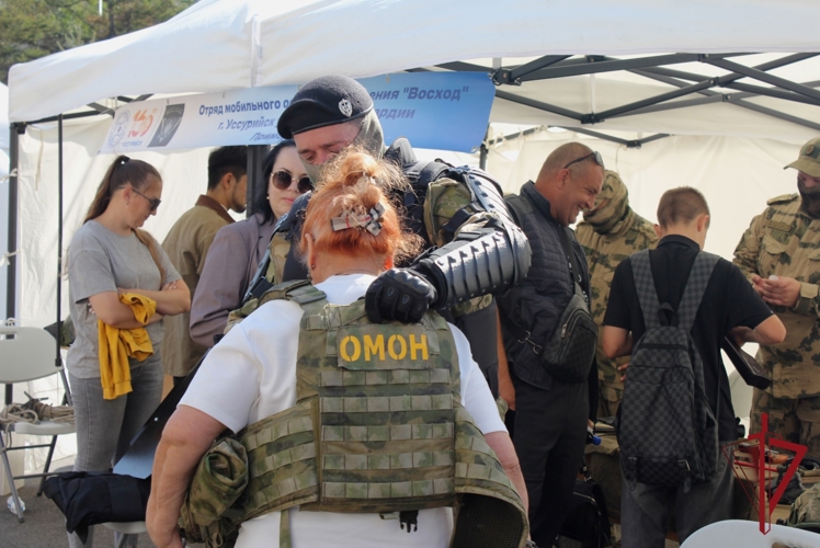 Сотрудники Росгвардии обеспечили общественный порядок во время празднования 160-летия Уссурийска