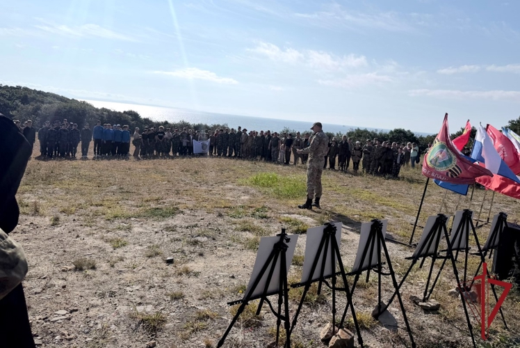 Сотрудники вневедомственной охраны во Владивостоке стали инструкторами в патриотической игре «День на передовой»  