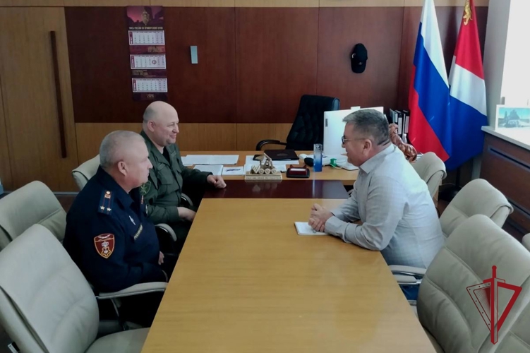 В преддверии Дня образования Большого Камня начальник приморского управления Росгвардии встретился с главой города  