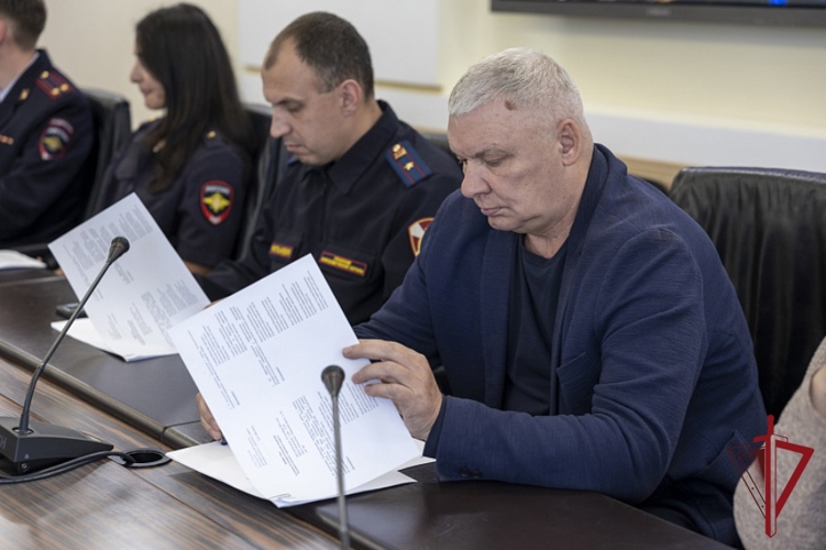 Сотрудники Управления вневедомственной охраны по г. Владивостоку приняли участие в заседании городской антинаркотической комиссии