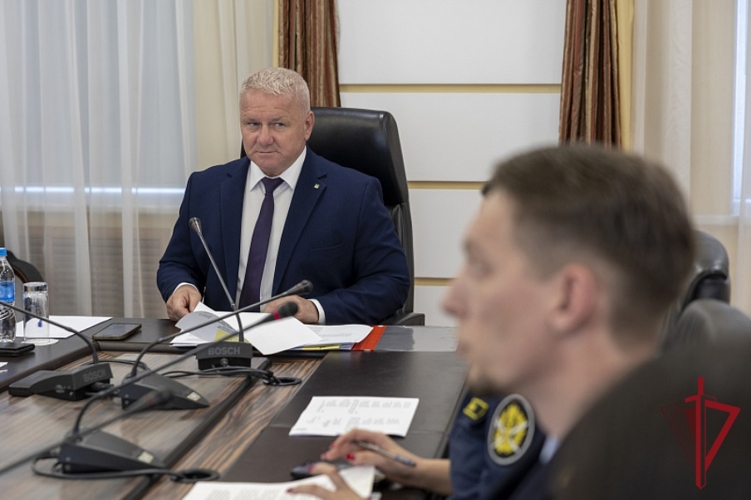 Сотрудники Управления вневедомственной охраны по г. Владивостоку приняли участие в заседании городской антинаркотической комиссии