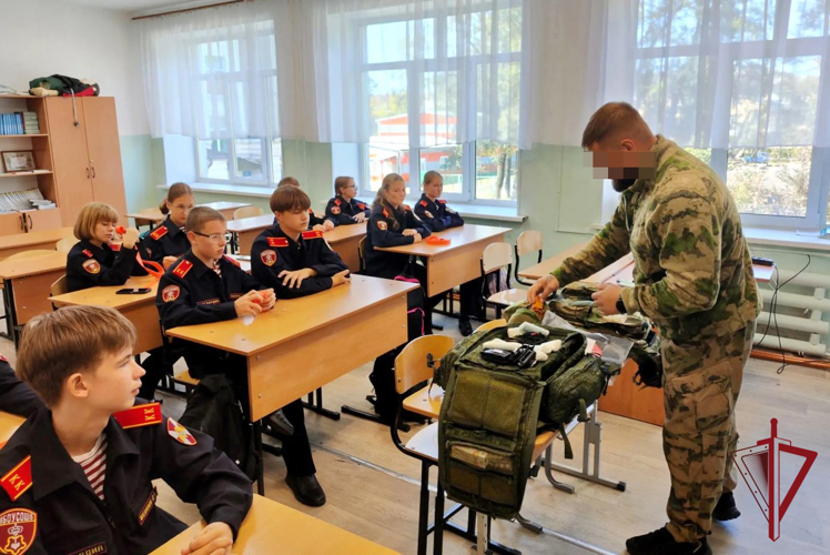 В Приморье кадеты Росгвардии освоили азы тактической медицины 