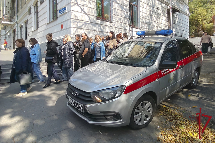 В Приморье сотрудники Росгвардии приняли участие в штабной тренировке по гражданской обороне